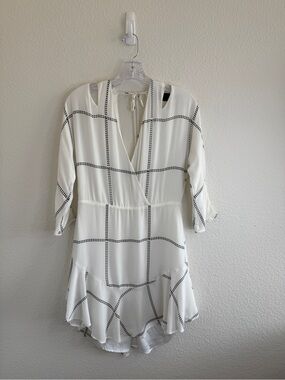 Line‎ & Dot White & Black V Neck Keyhole Cut Out Open Back Ruffle Hem Dress